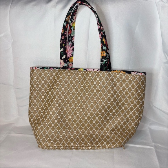 Vera Bradley Anchor Tropics Tapestry Beach Tote Bag - Picture 4 of 14